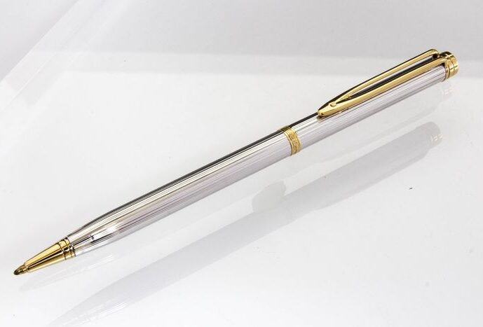 Two-Tone Gentlemen Pen