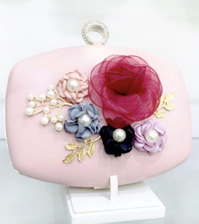 Flowery Design Finger Handle Clutch Bag