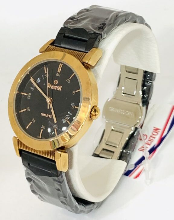 Sveston Black And Golden Stainless Steel Belt Water Resistance Watch