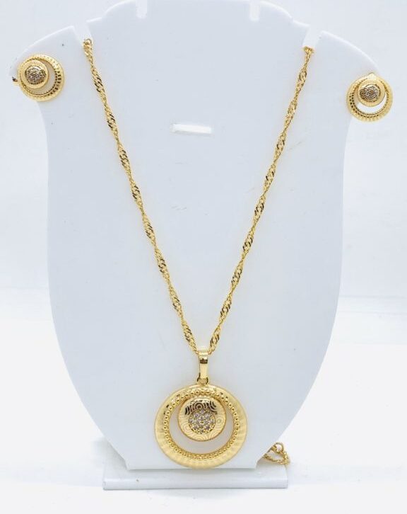 Gold Designed Delicate Necklace and Earrings Set
